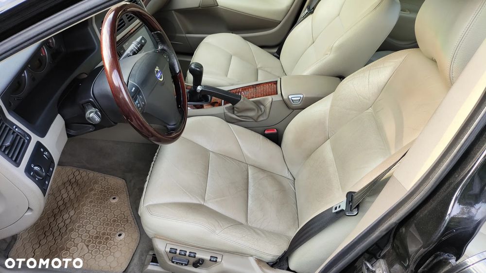 Volvo S60 2.4 Summum - 24