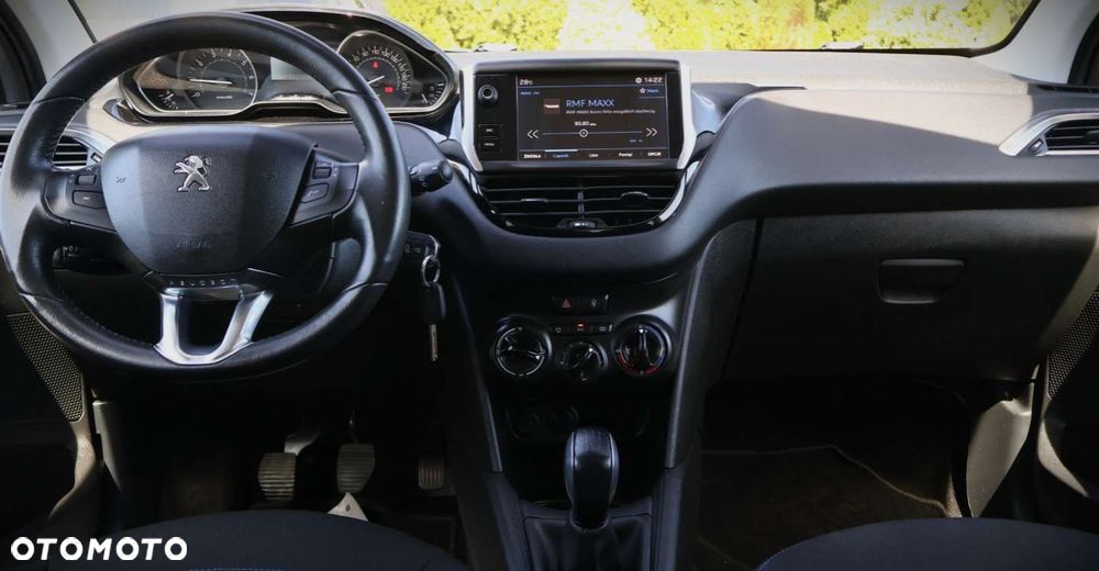 Peugeot 208 - 14