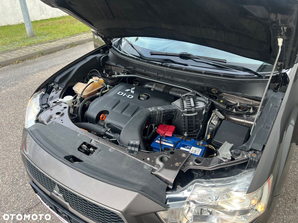 Mitsubishi Outlander 2.0 DI-D 4WD Intense - 8