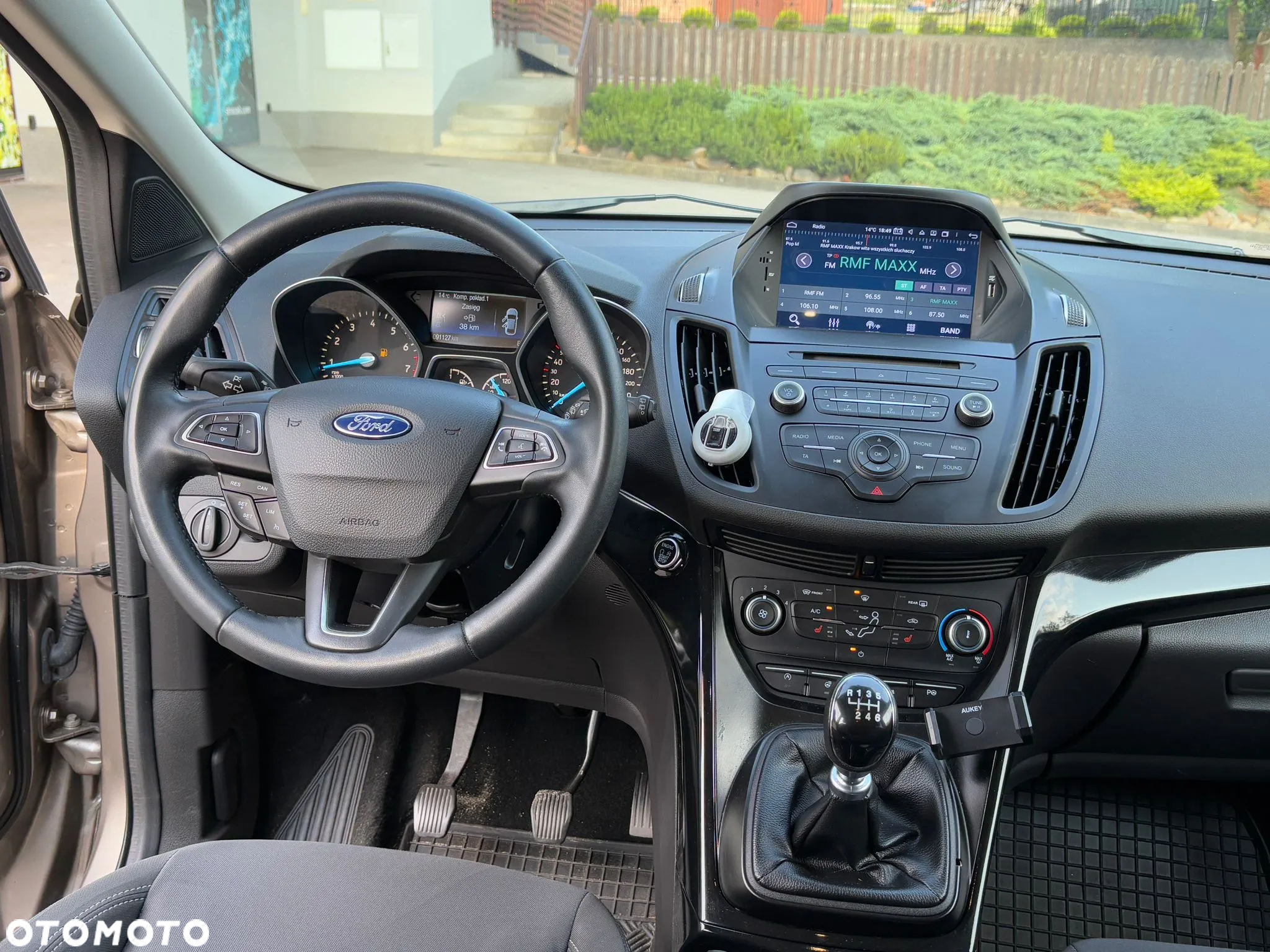 Ford Kuga 1.5 EcoBoost 2x4 Titanium - 5