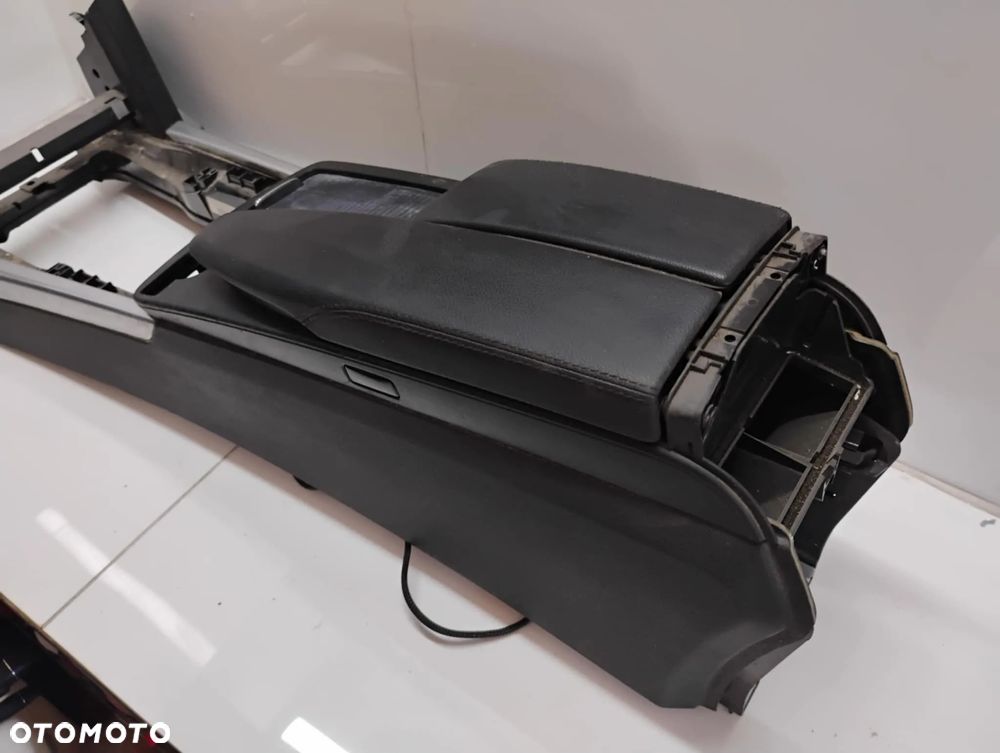 TUNEL ŚRODKOWY MERCEDES W212 PODŁOKIETNIK SKÓRA ŁADNY EUROPA