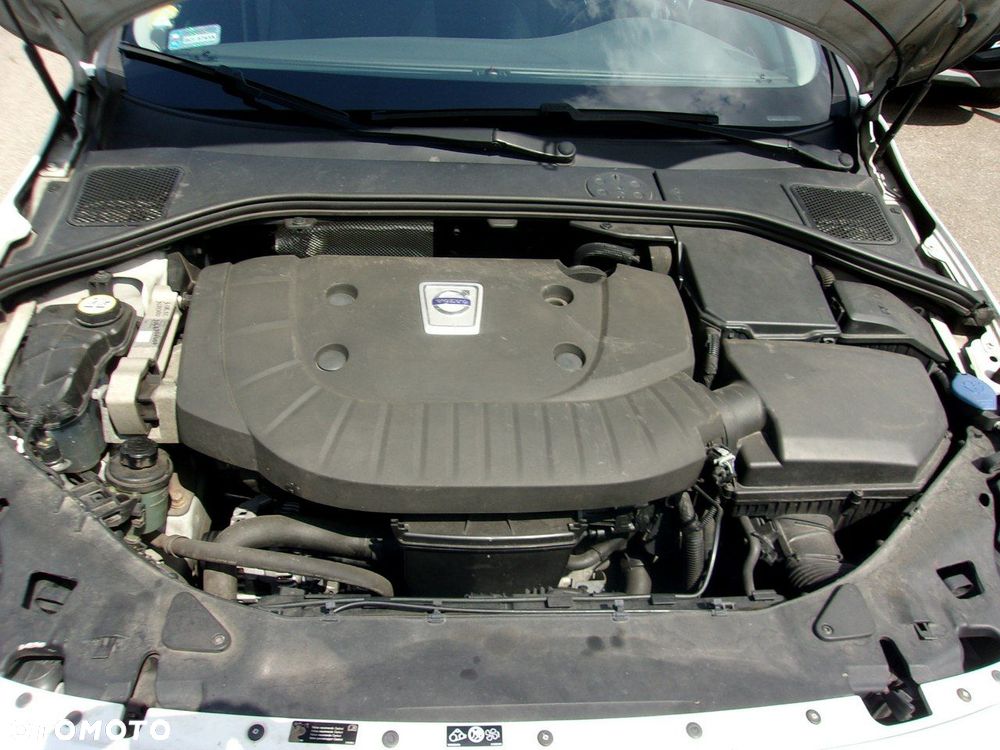 Volvo V60 D3 Momentum - 25