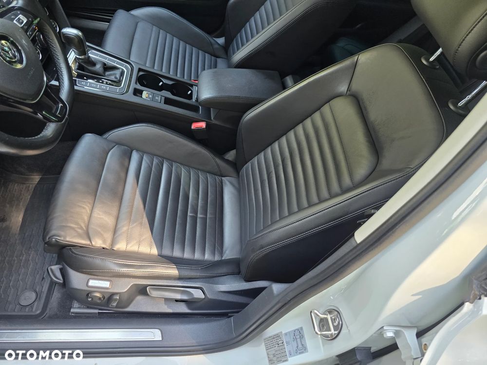 Volkswagen Passat 2.0 TDI SCR 4Mot DSG Highline - 24