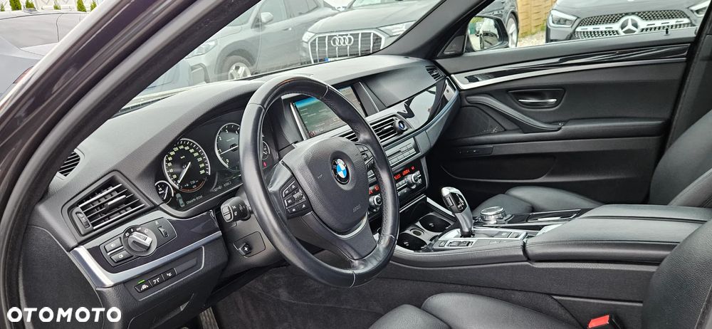 BMW Seria 5 520d xDrive - 26