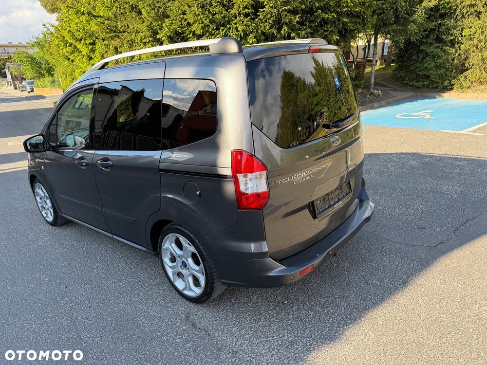 Ford Tourneo Courier 1.0 EcoBoost S&S Titanium - 8