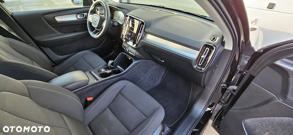 Volvo XC 40 T3 Geartronic Momentum Pro - 10