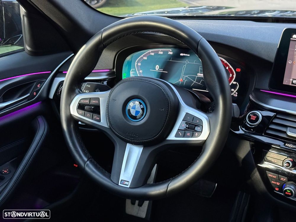 BMW 530 e Pack M - 26
