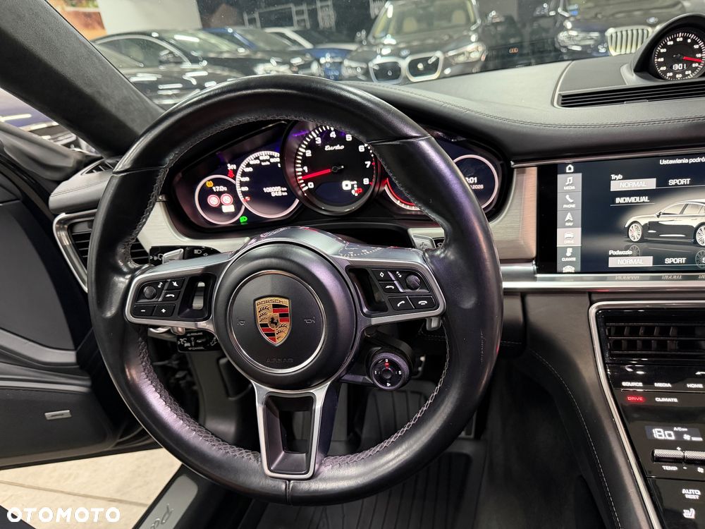Porsche Panamera Turbo - 29