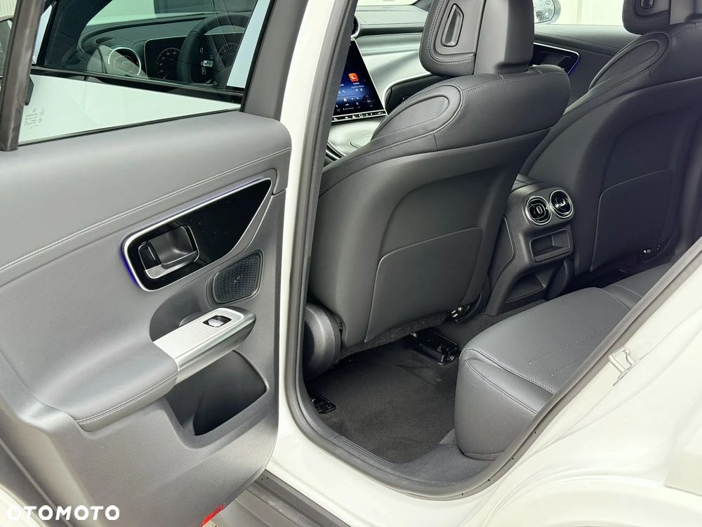 Mercedes-Benz GLC - 31