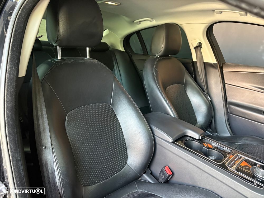 Jaguar XE E-Performance Aut. Prestige - 13