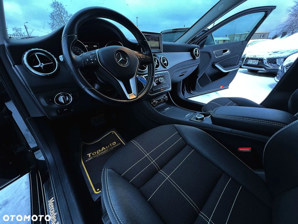 Mercedes-Benz GLA 200 7G-DCT Style - 19