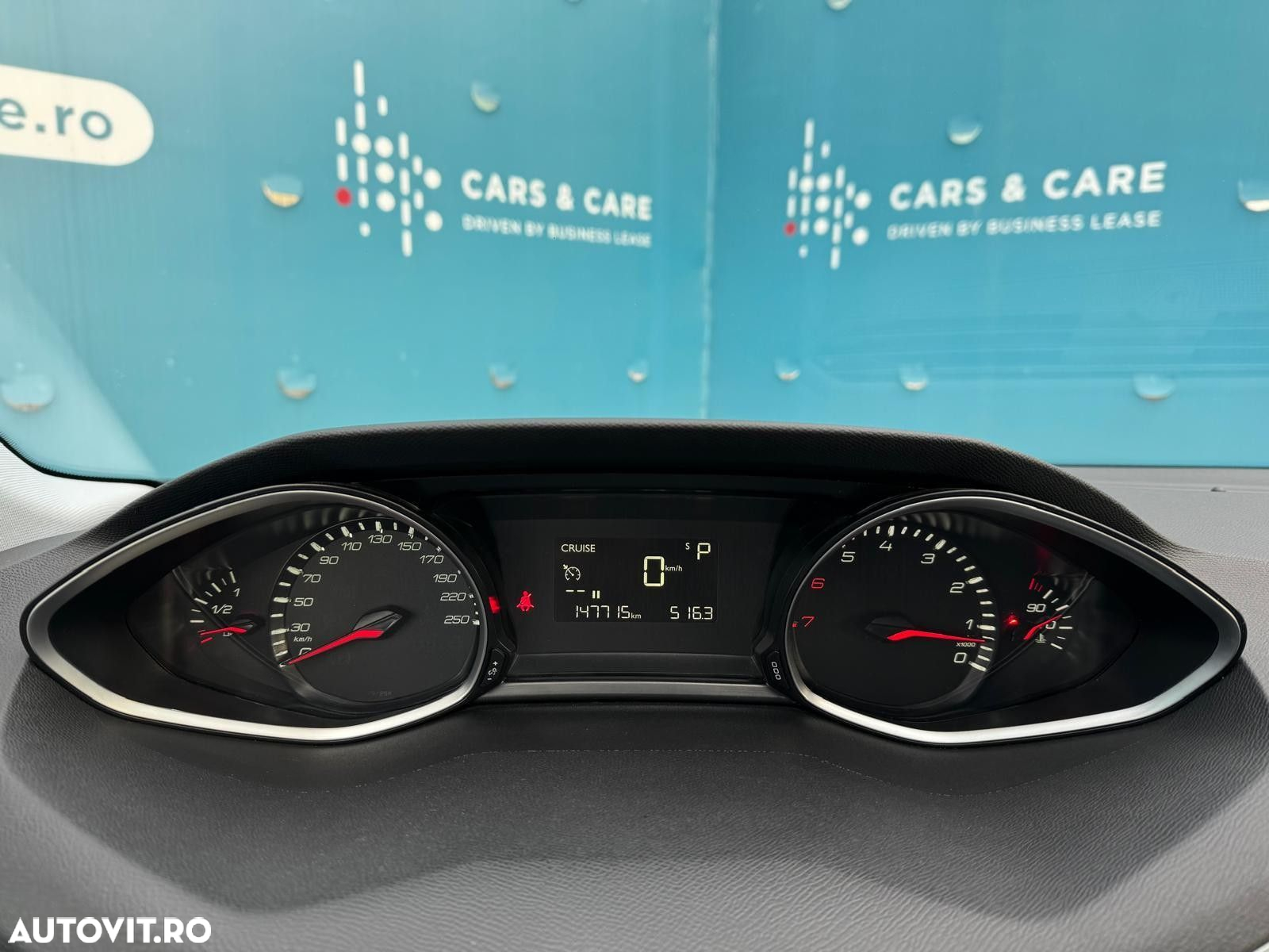 Peugeot 308 - 8