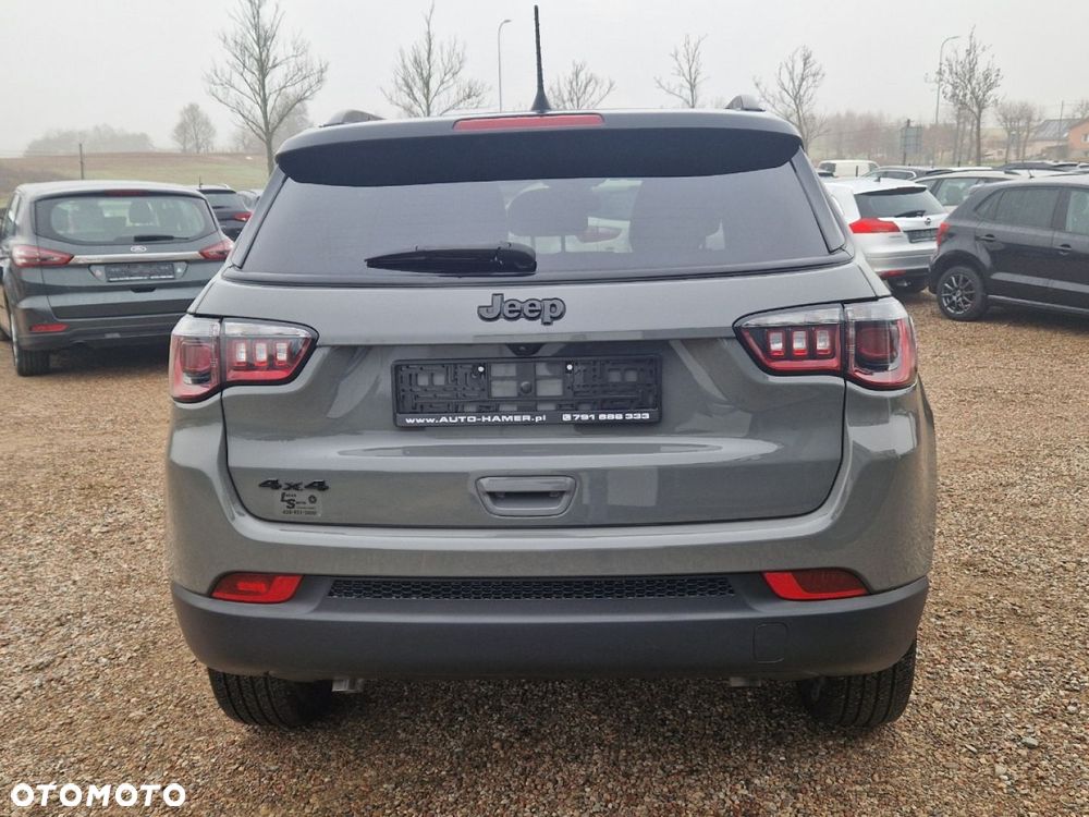 Jeep Compass - 30