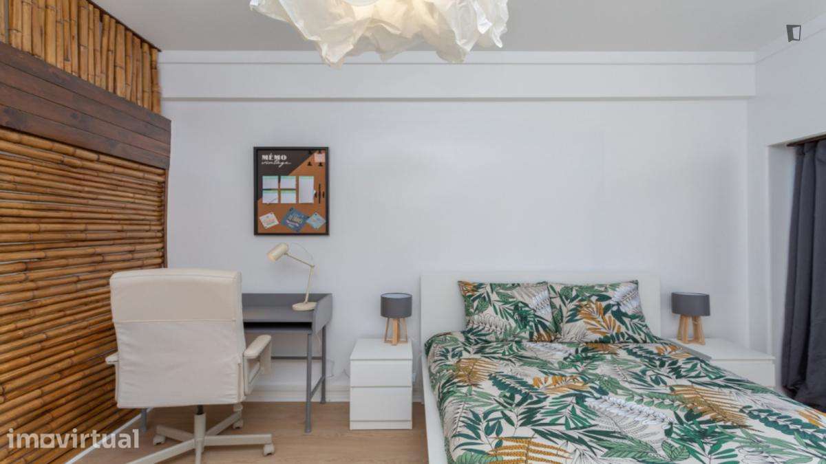 Quarto - localizado em Marquês de Pombal Lisbon - Grande imagem: 4/42