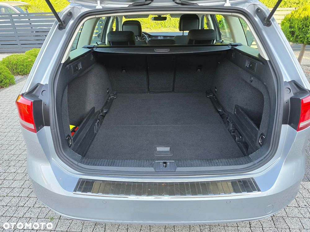 Volkswagen Passat 2.0 TDI (BlueMotion Technology) DSG Comfortline - 13