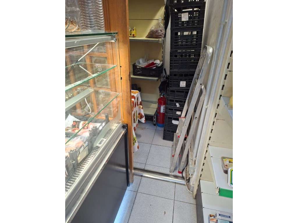 Trespasse de Minimercado em Póvoa de Santo Adrião - Grande imagem: 5/9