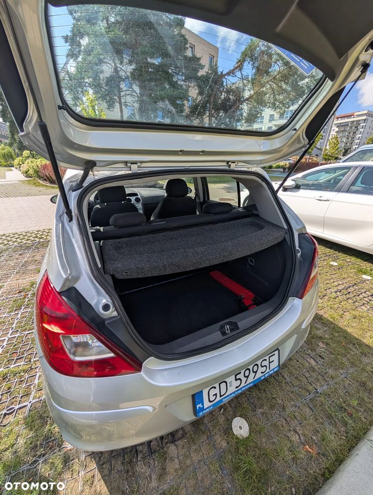 Opel Corsa 1.2 16V Edition / Active - 10