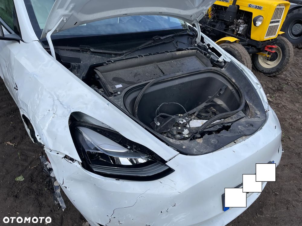 Tesla Model Y Long Range Dual Motor AWD - 33