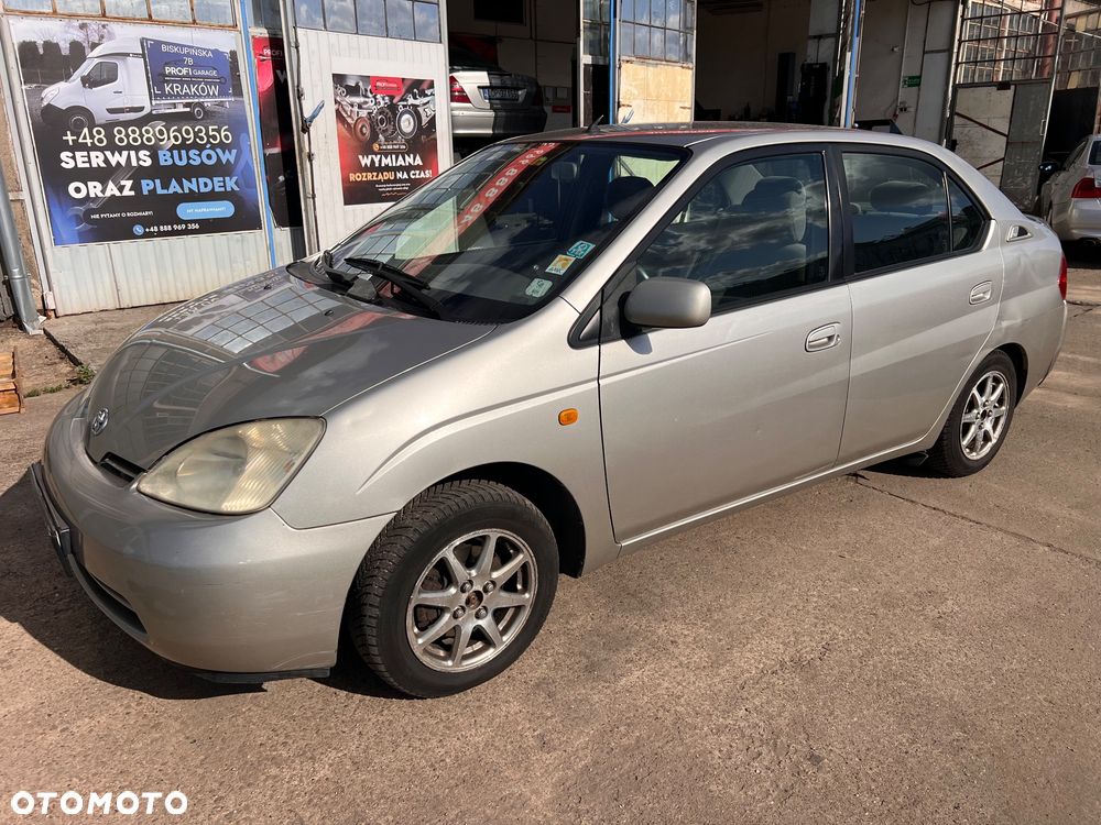 Toyota Prius - 3