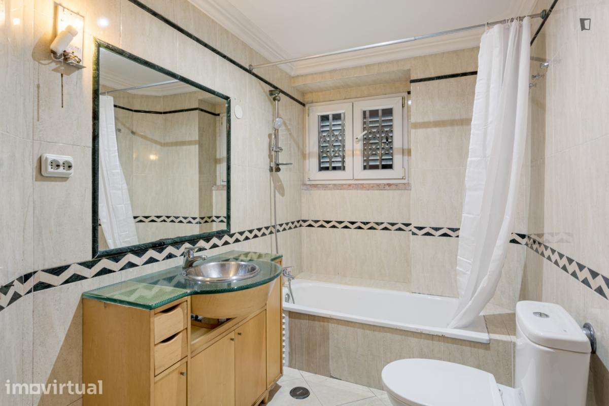 Quarto - localizado em Sete Rios Lisbon - Grande imagem: 4/16