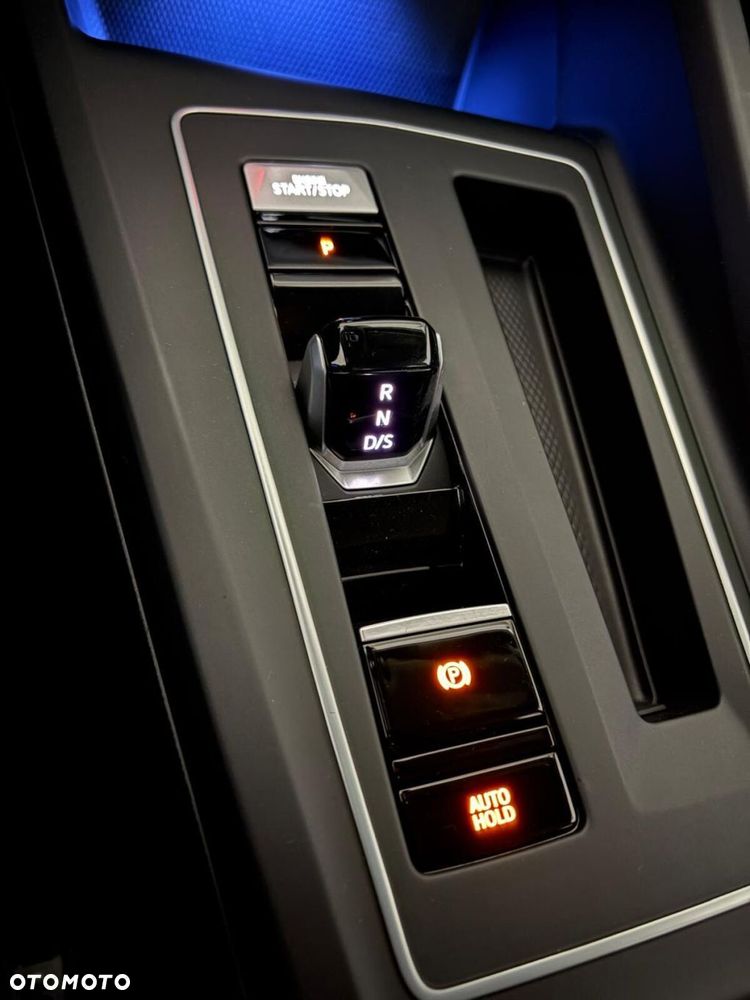 Volkswagen Golf - 21