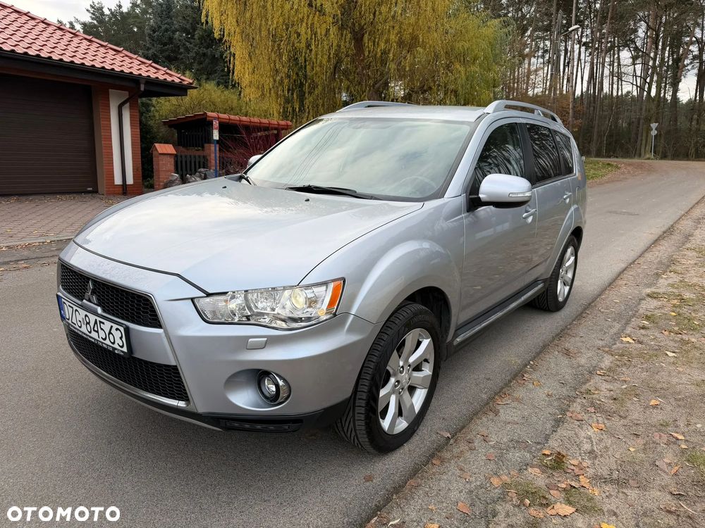Mitsubishi Outlander - 1