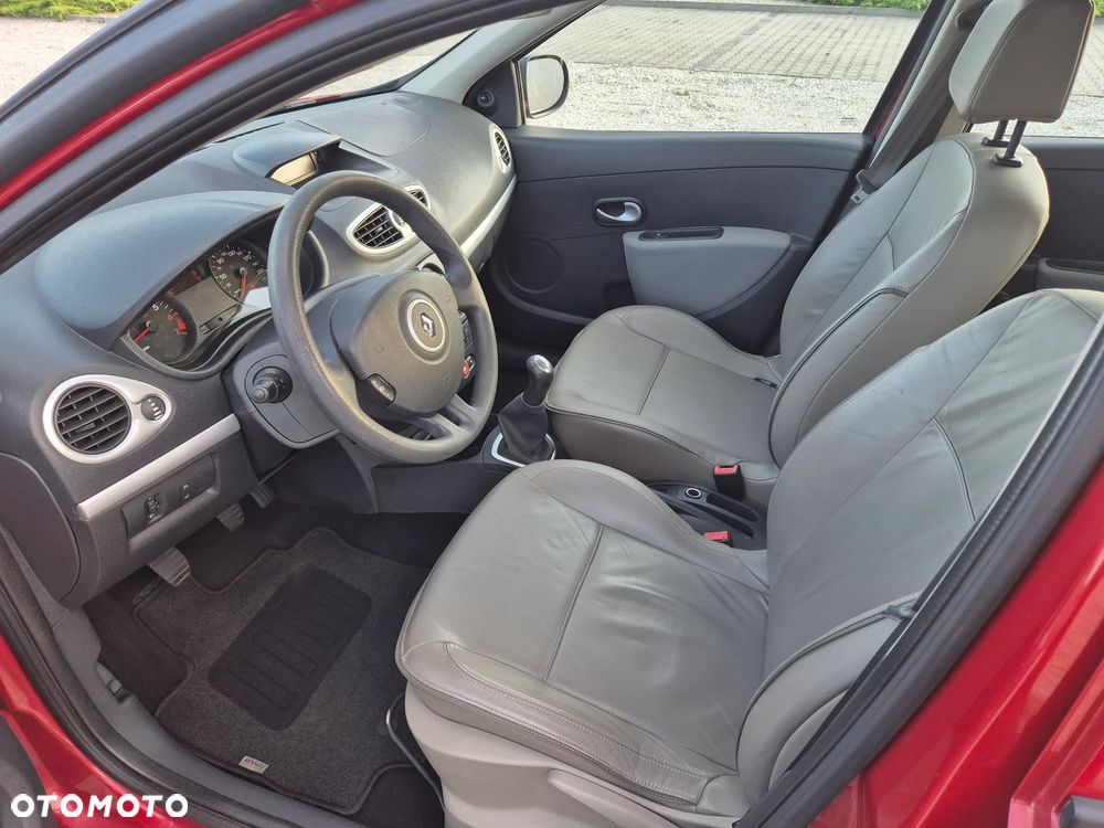 Renault Clio 1.2 16V Authentique - 25
