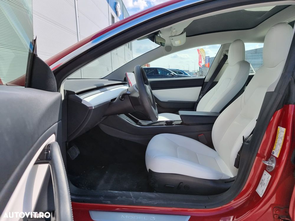 Tesla Model 3 - 12