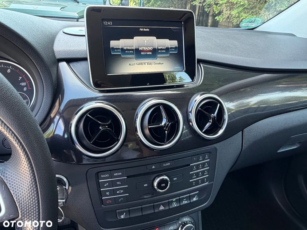 Mercedes-Benz Klasa B 180 BlueEFFICIENCY Edition Style - 31