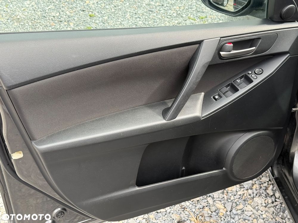 Mazda 3 1.6 Exclusive + - 11