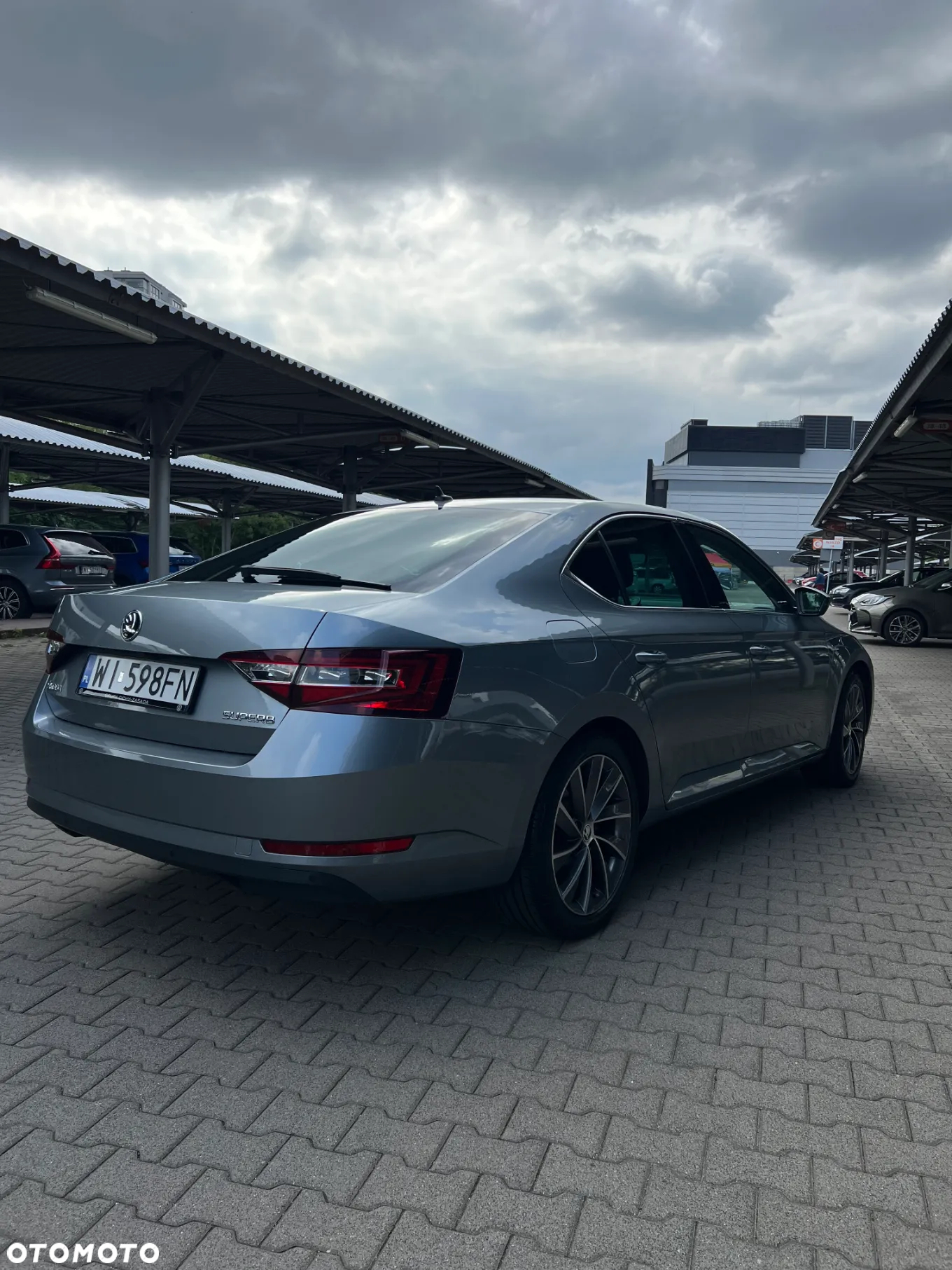 Skoda Superb 2.0 TDI L&K - 4
