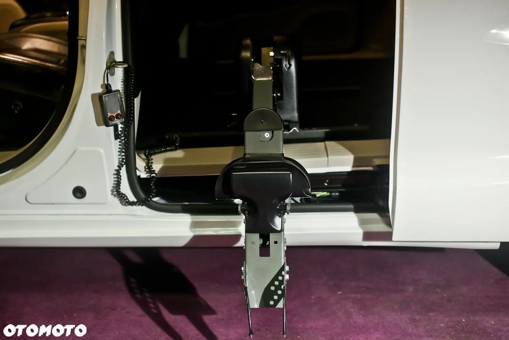 Chrysler Pacifica - 13