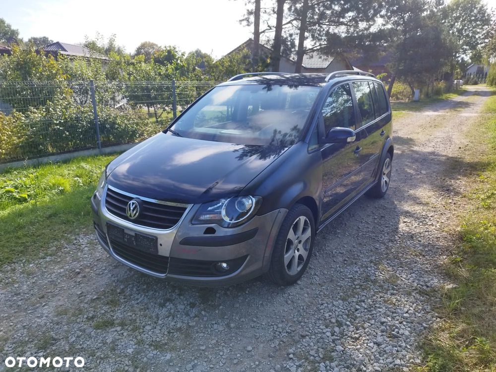 Volkswagen Touran 2.0 TDI DPF Cross DSG - 2