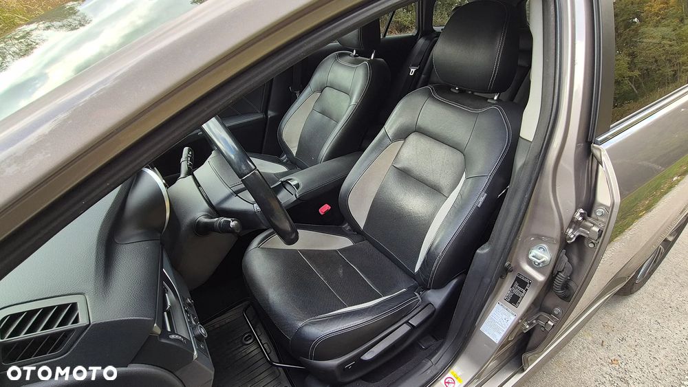 Toyota Avensis 1.8 Prestige - 21