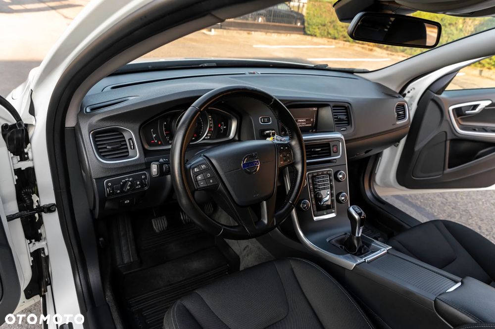 Volvo V60 D3 Kinetic - 29