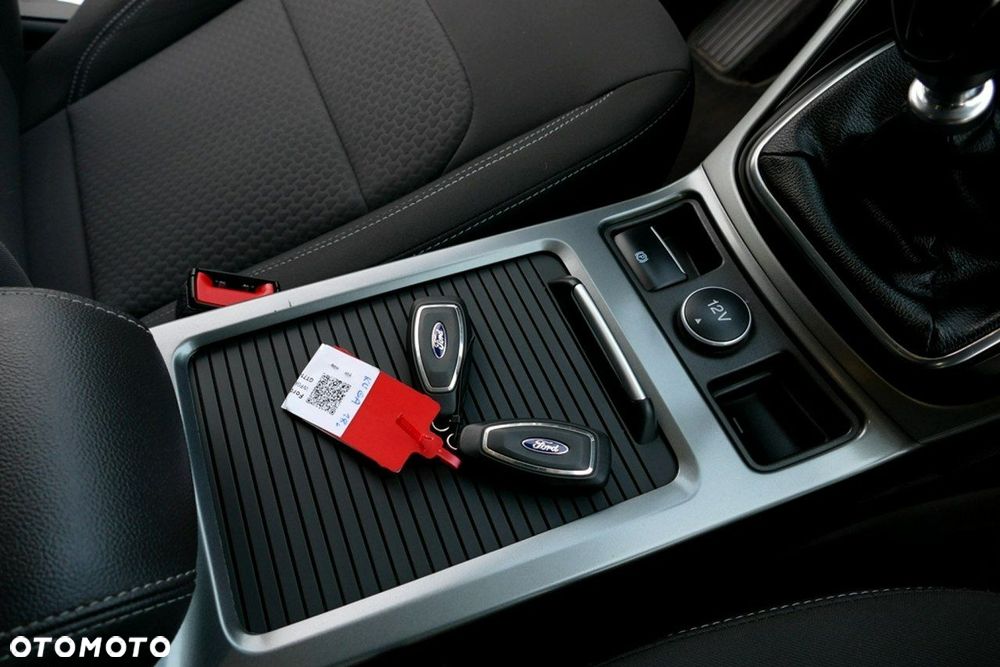 Ford Kuga - 38
