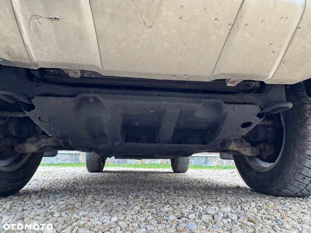 Toyota Land Cruiser - 16