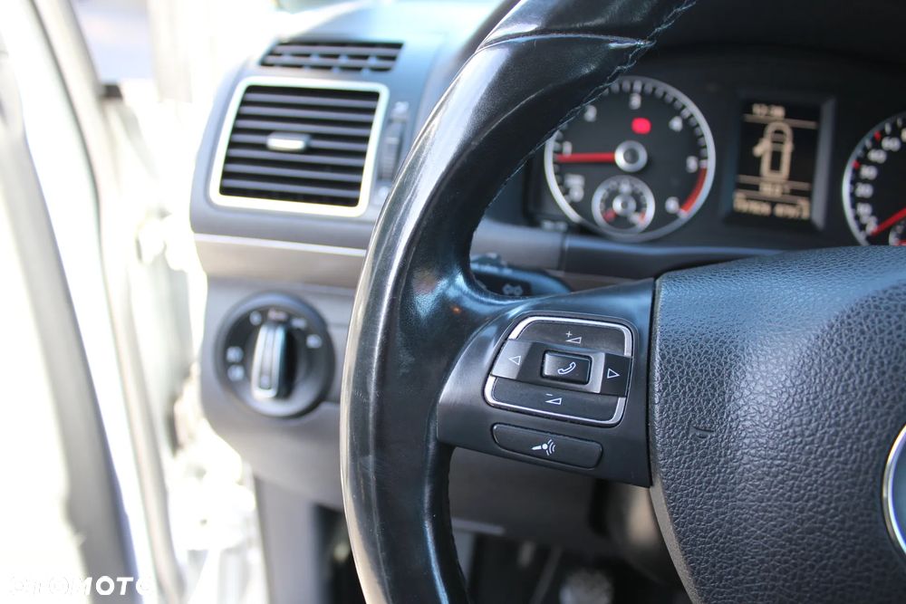 Volkswagen Touran 1.6 TDI DPF Comfortline - 22