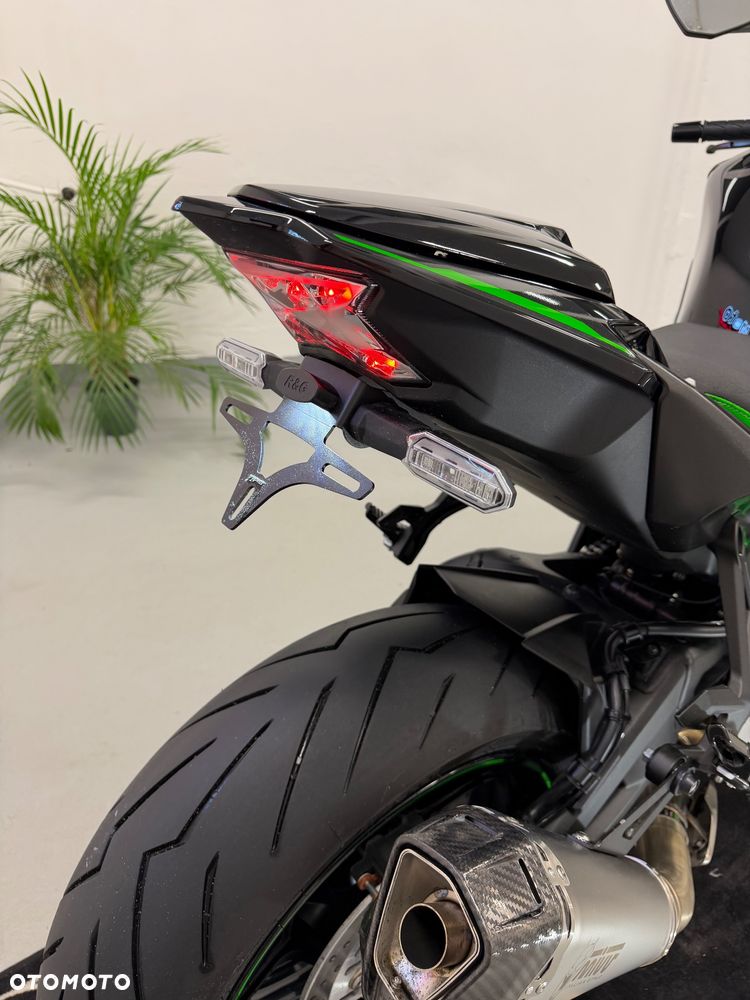 Kawasaki H2 - 18