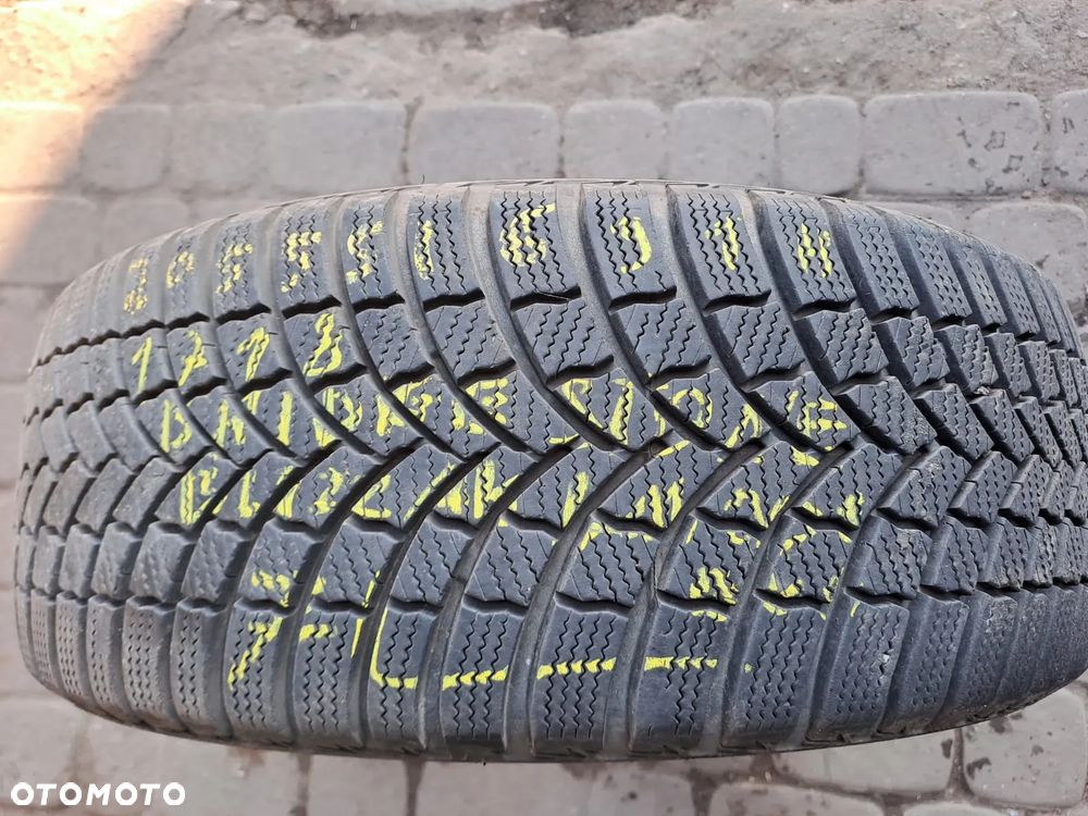 205/55R16 91H - Bridgestone Blizzak LM001 - 7mm - 1
