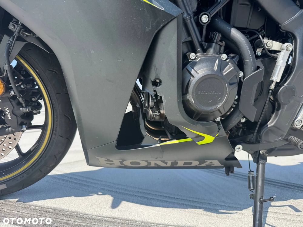 Honda CBR - 7