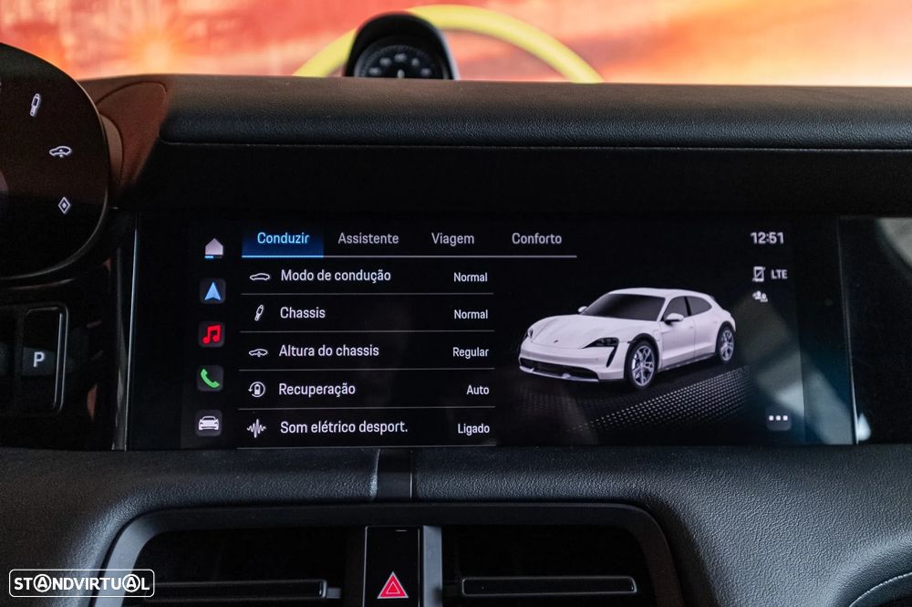 Porsche Taycan Cross Turismo 4 - 18