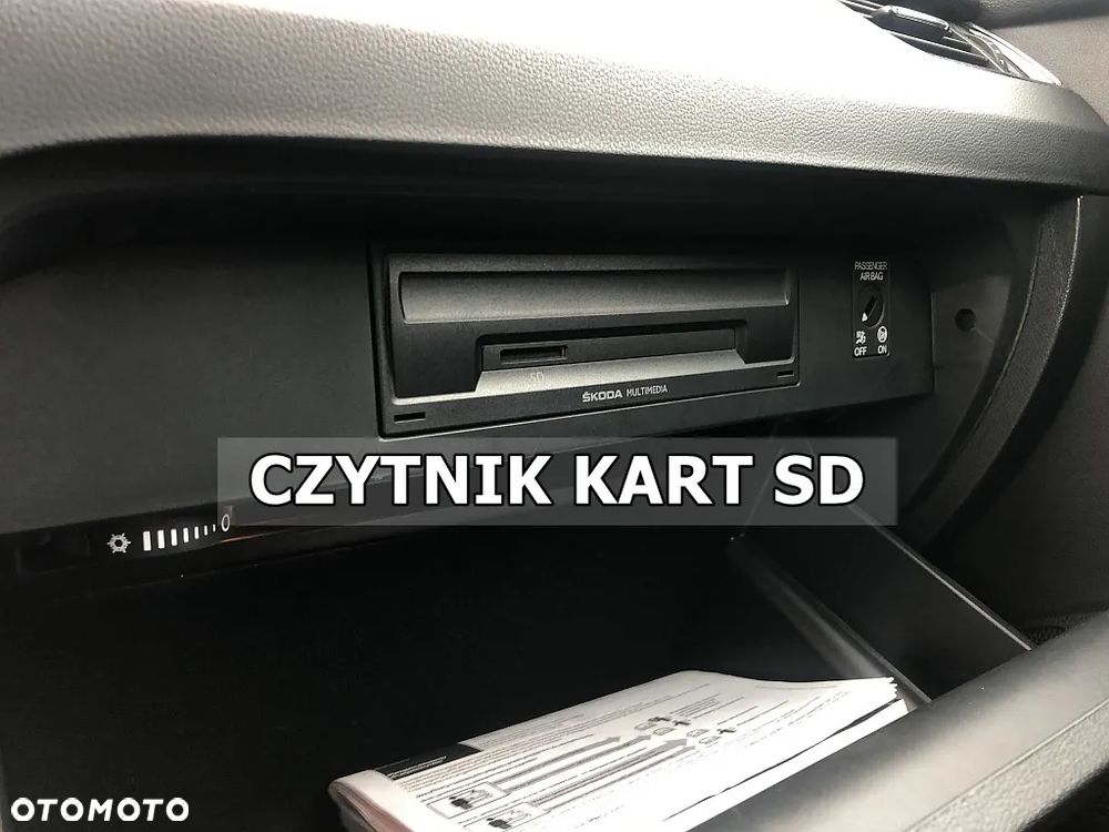 Skoda Octavia 1.5 TSI ACT Style DSG - 25