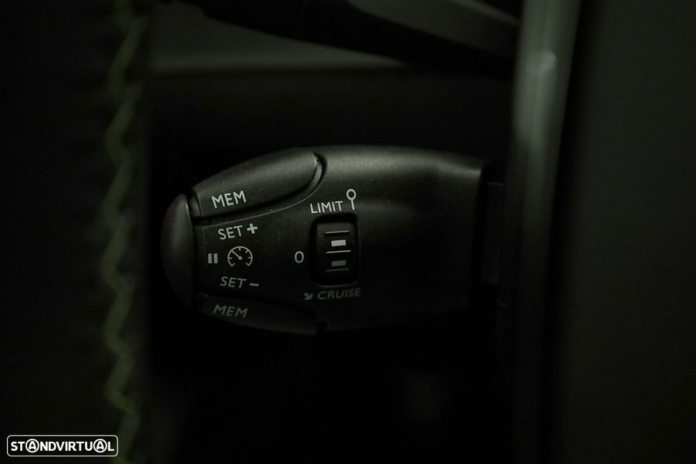 Peugeot e-208 50 kWh GT - 19