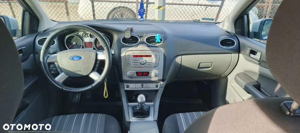 Ford Focus 1.6 16V Titanium - 13