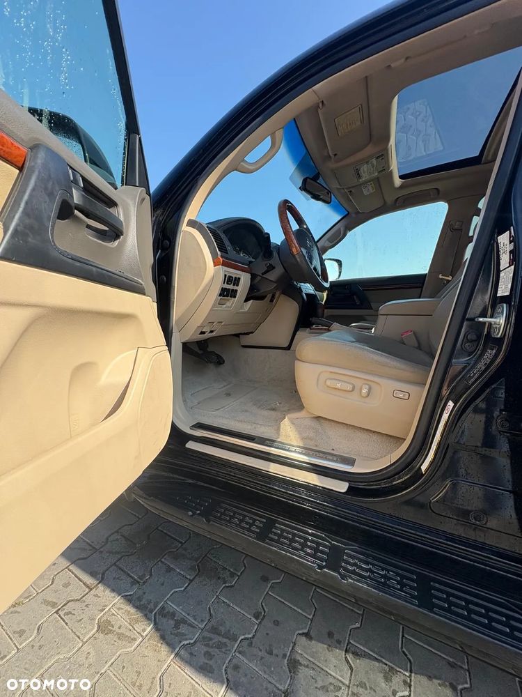 Toyota Land Cruiser - 9