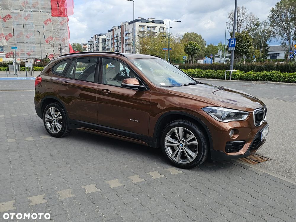 BMW X1 xDrive25i Sport Line - 18