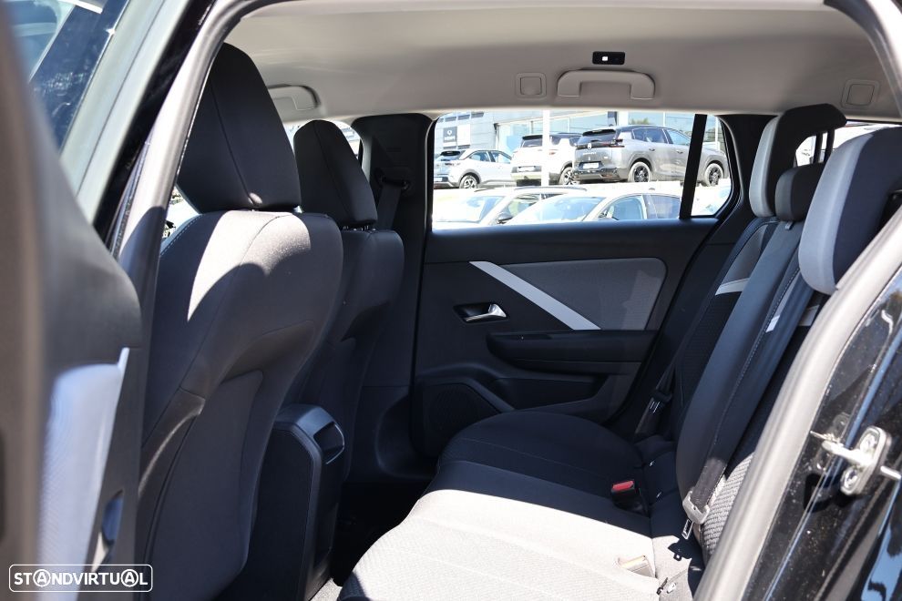 Opel Astra Sports Tourer 1.2 T Edition - 31