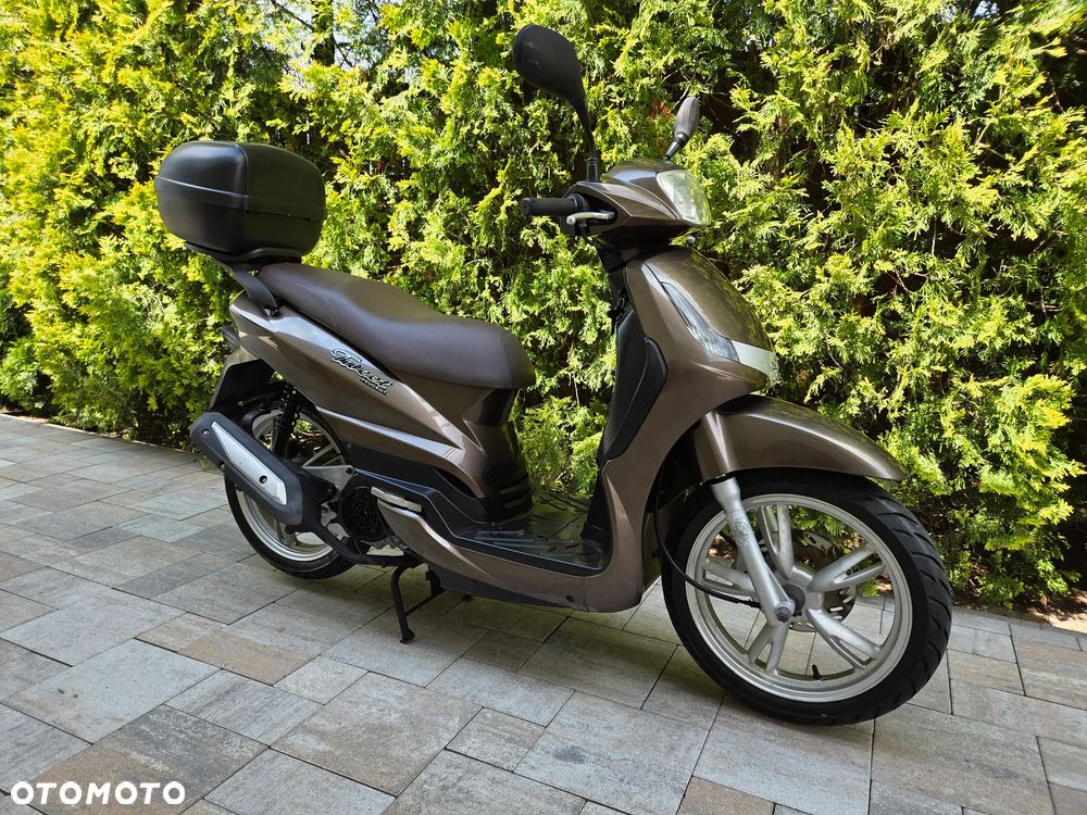 Peugeot Tweet - 1