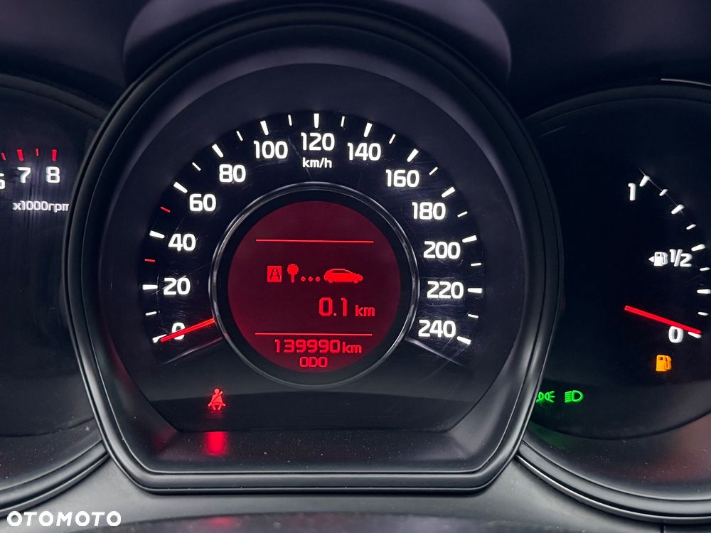 Kia Ceed 1.6 GDI ISG Dream Team Edition - 20